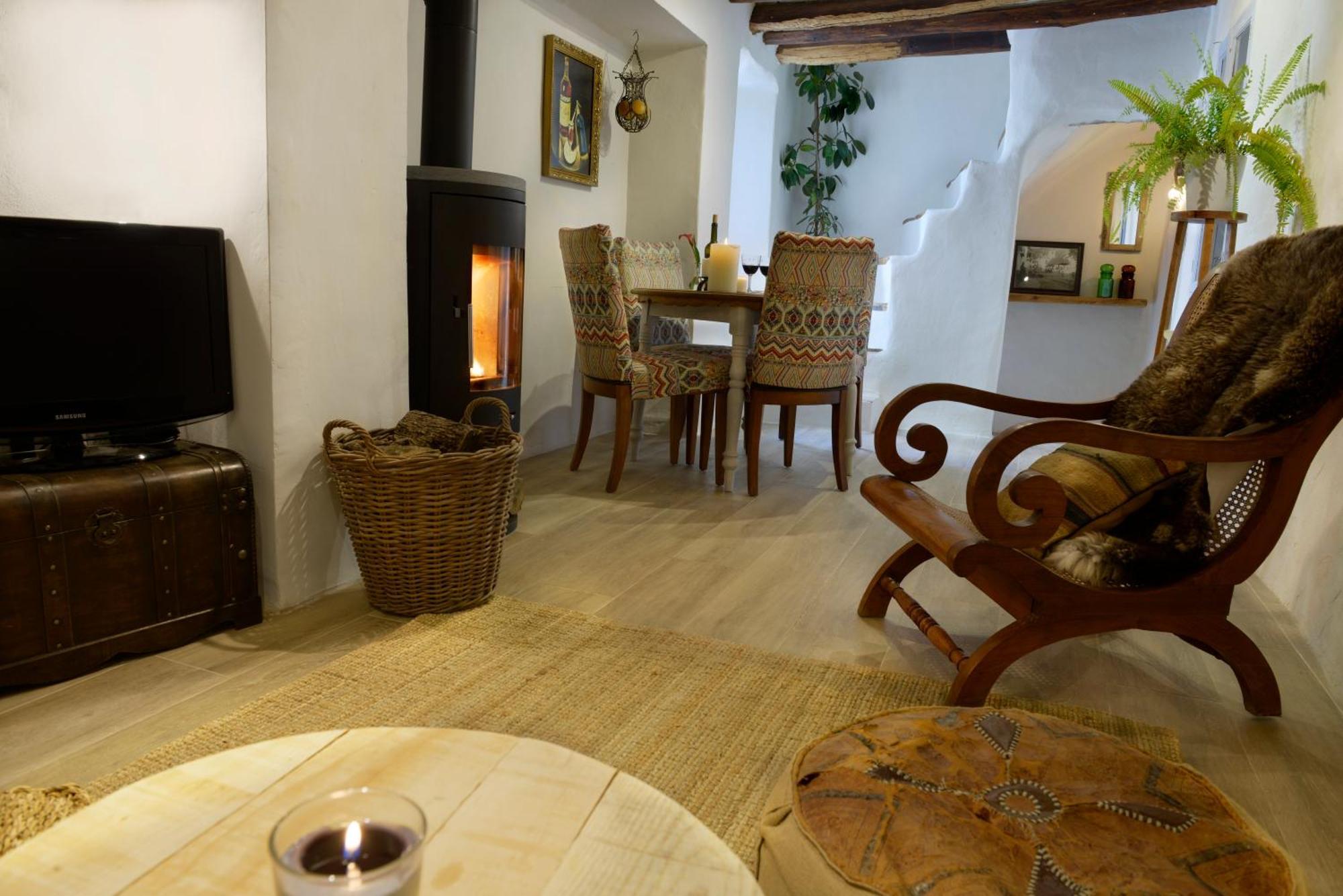 Casa Mona- Andalucian Mountain Village Getaway Holiday home *