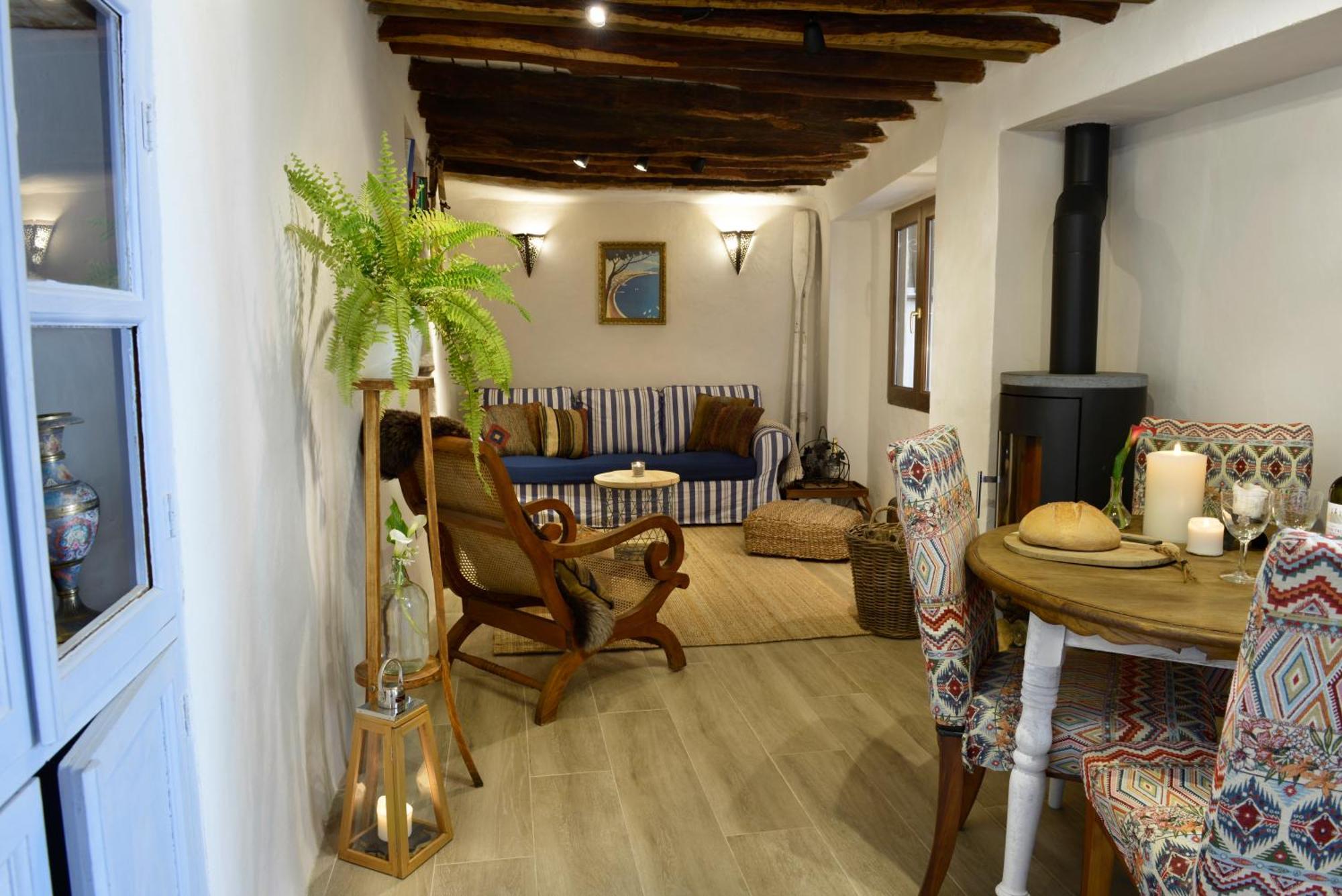 Casa Mona- Andalucian Mountain Village Getaway Guejar Sierra