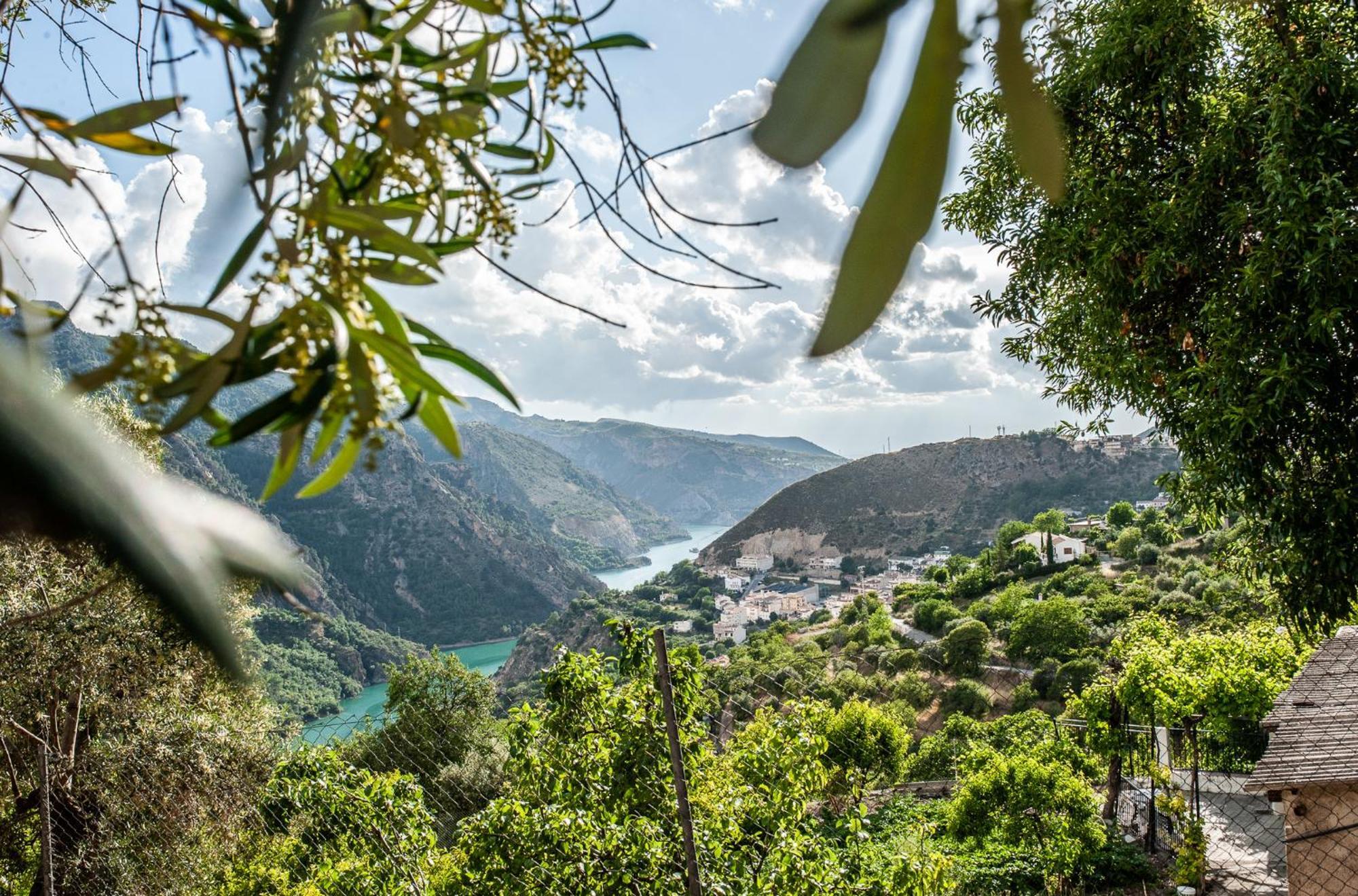 Casa Mona- Andalucian Mountain Village Getaway * Guejar Sierra